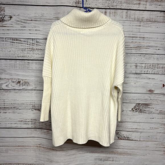 Mersea New Yorker Cozy Cream Turtleneck Sweater One Size - Picture 4 of 7